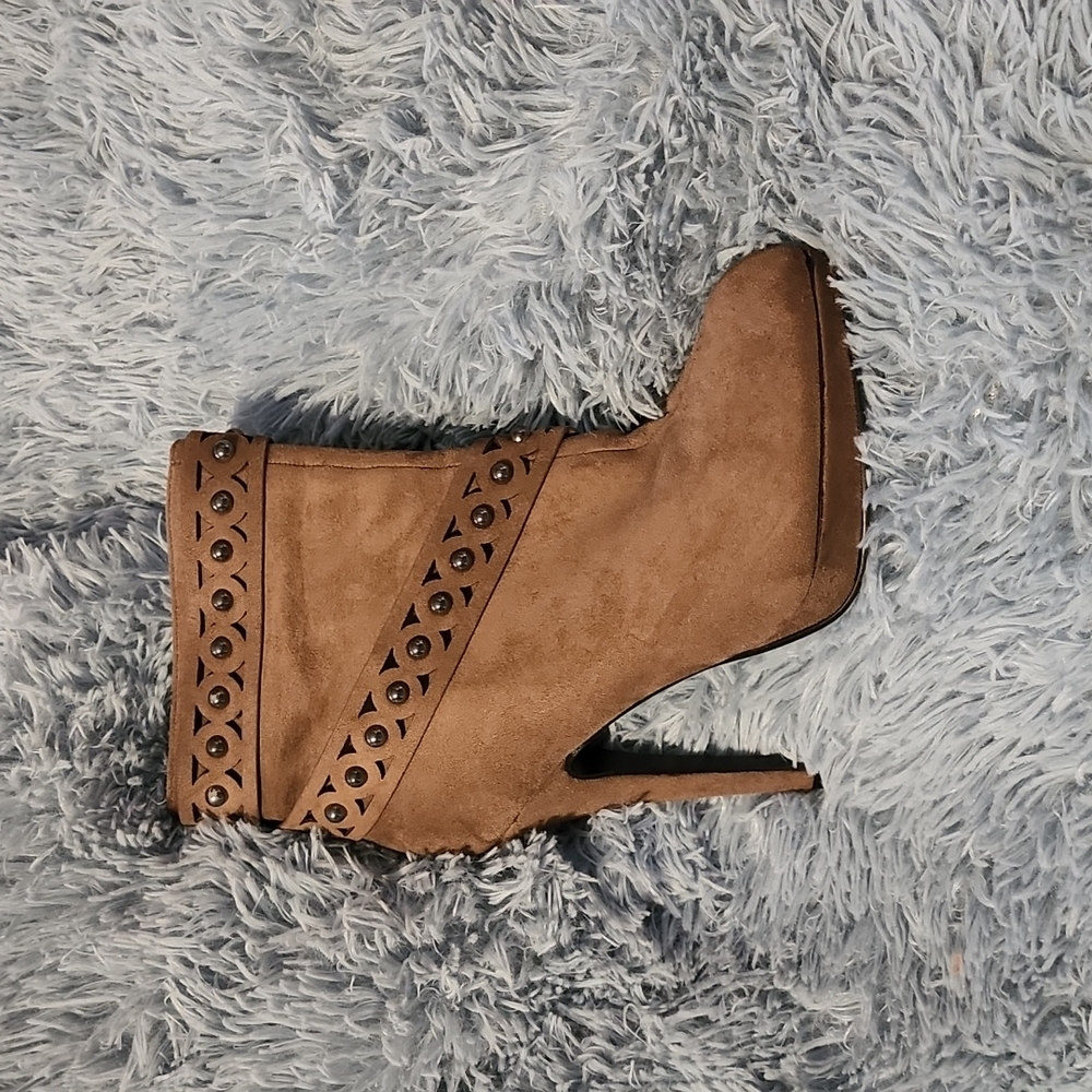 Forever heel boots
